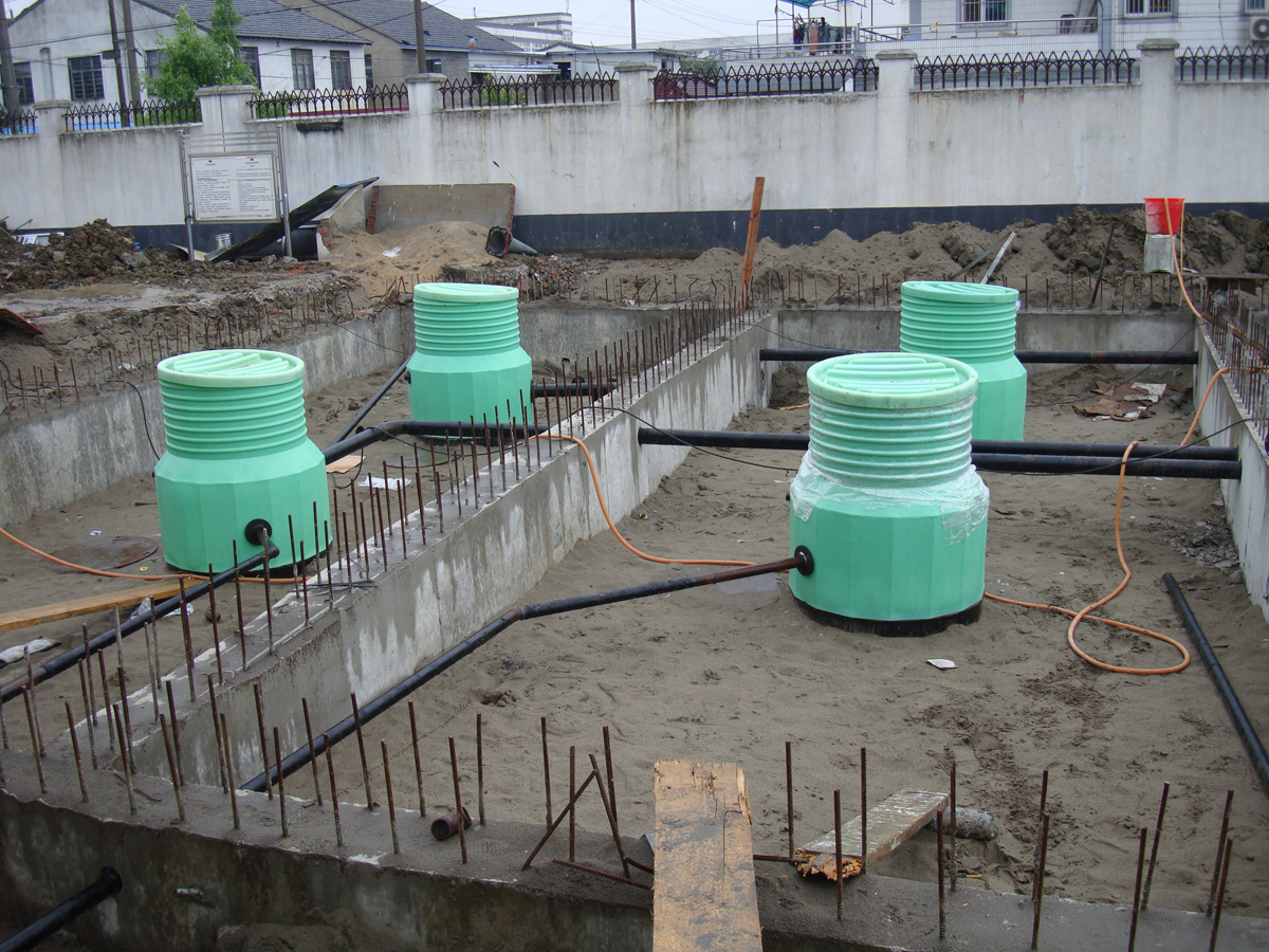 江苏中石油直体复合人孔井安装图